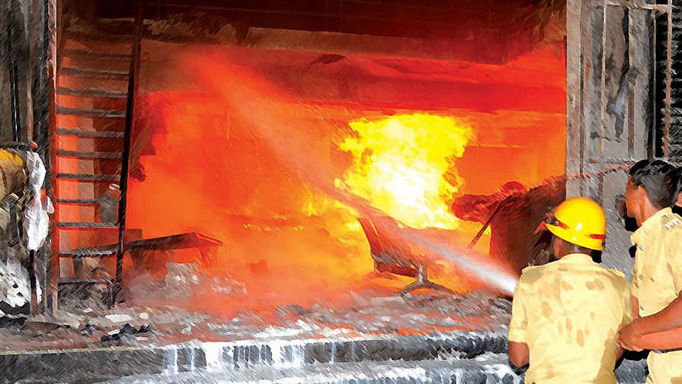 Fire due to short circuit: Cash, jewellery, household items, food grains destroyed