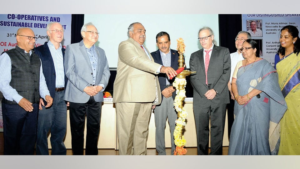 International seminar on ‘Co-operatives and Sustainable development’ held