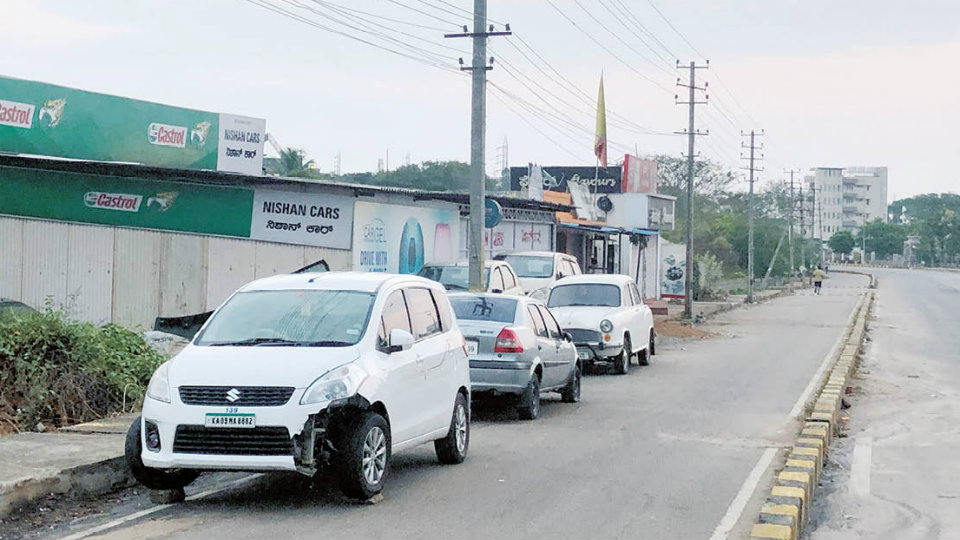 Service  Road turns parking lane for car service
