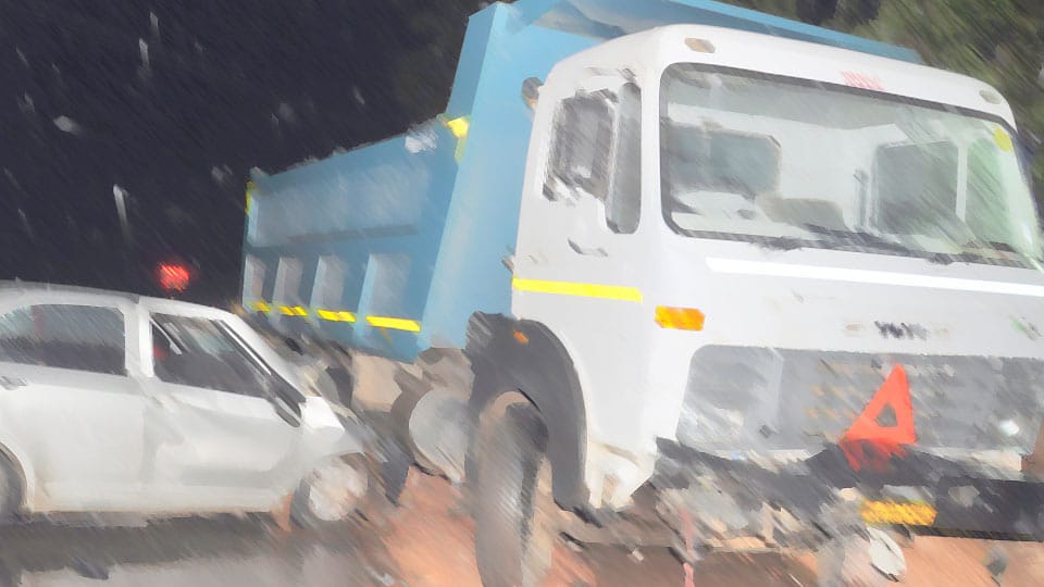 One killed, three injured as Maruti van rams into parked tipper