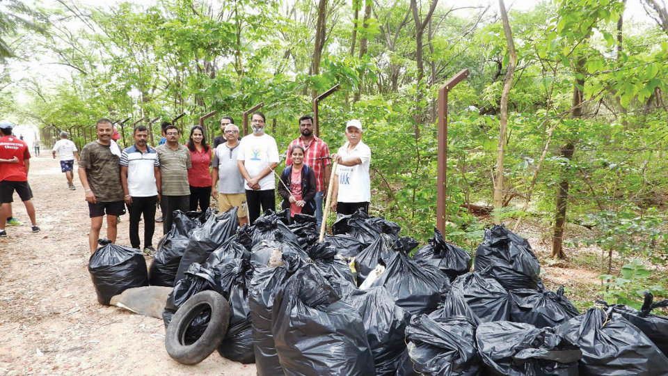 Kukkarahalli Lake Cleaning Drive: Six tonnes of garbage collected in 3 hours