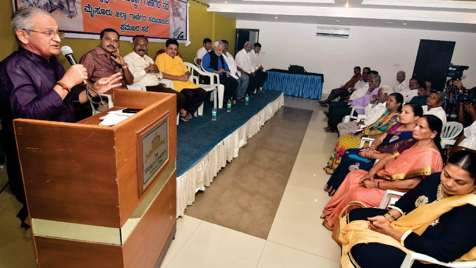 BJP leaders call for re-election of Modi at Ganiga community meeting