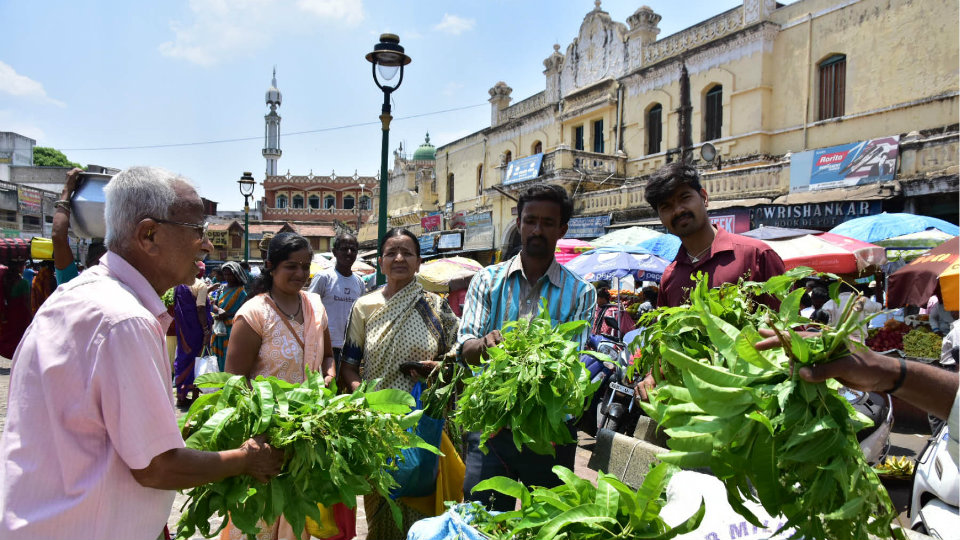 Heavy festival rush  at Devaraja Market