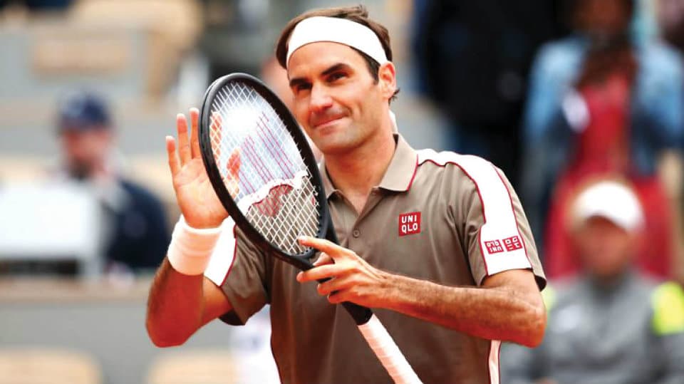 Roland Garros: Federer marks return to Paris with win