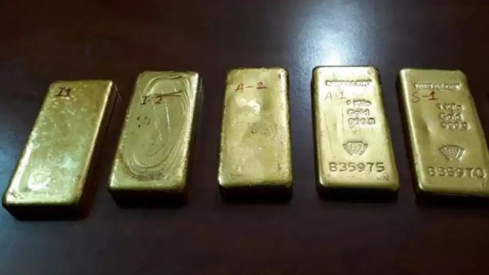 Major gold seizure at KIA: Chamarajanagar man among 2 held for smuggling 4 kg yellow metal