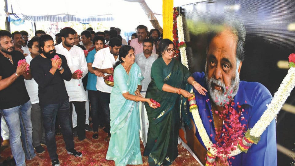 Sumalatha extends olive branch to JD(S) leaders