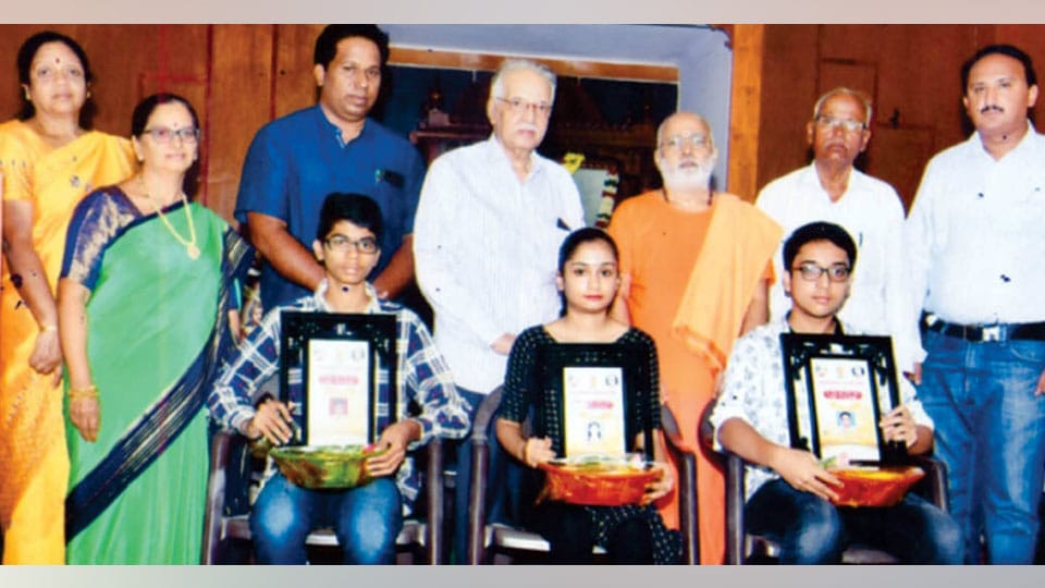 SSLC toppers felicitated