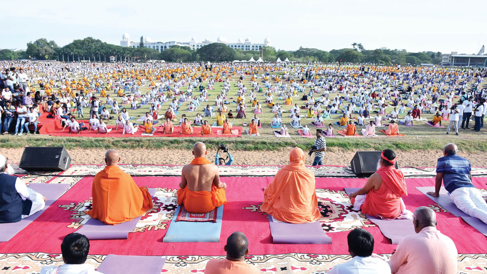 Mass Yoga held in Mysuru