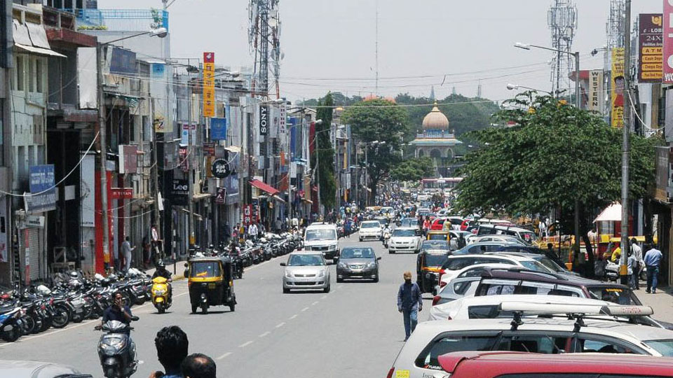 City Top Cop holds meet on Urs Road parking woes