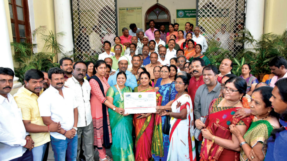 MCC distributes financial assistance to 102 artistes