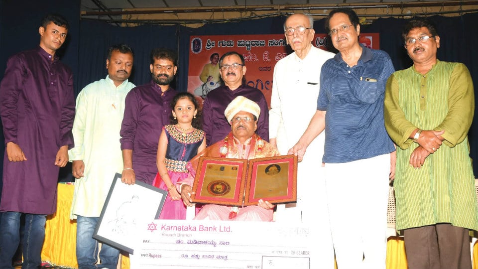 Pt. K.S. Hadapada Award conferred on Pt. Madiwalaiah Saali
