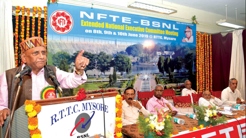 ‘Bail out public sector BSNL from deep financial crisis’