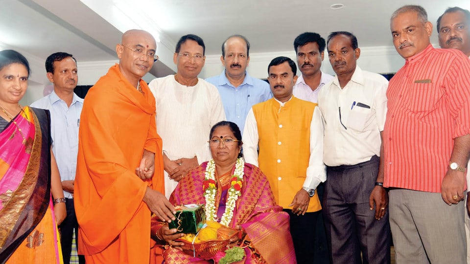 Sanskrit University VC Dr. Padma Shekar feted during ‘Samskruthotsava’