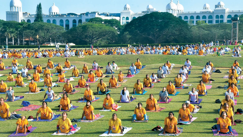 Over 5,000 yoga enthusiasts rehearse at Race Course