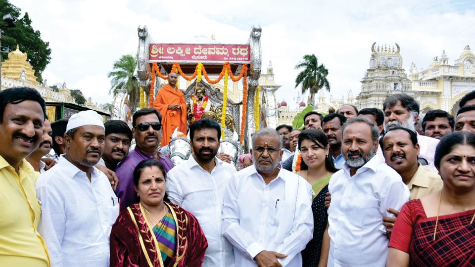 Grand procession marks Nada Prabhu Kempegowda Jayanti celebrations