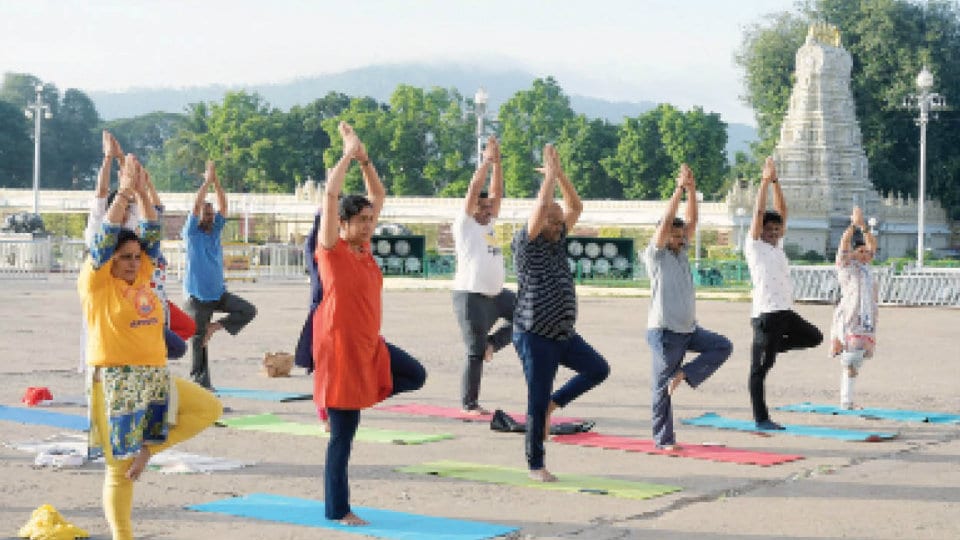 Lacklustre response turns yoga rehearsal for Corporators a damp squib