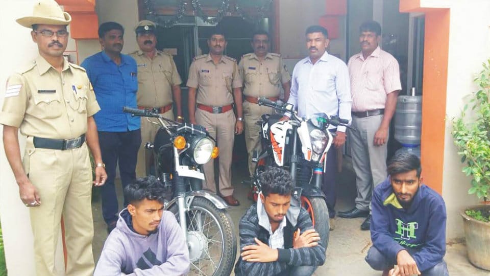 Two-wheeler lifters arrested: Two bikes worth Rs.2 lakh recovered