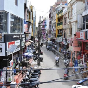 Sale of fake Apple gadgets on K.T. Street: 9 shops booked
