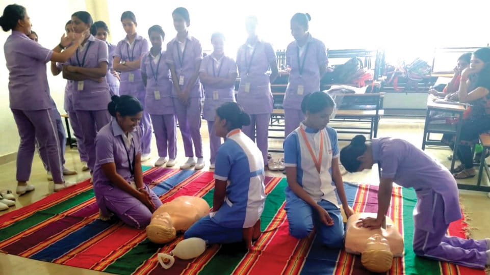 CPR training at Cauvery Hospital