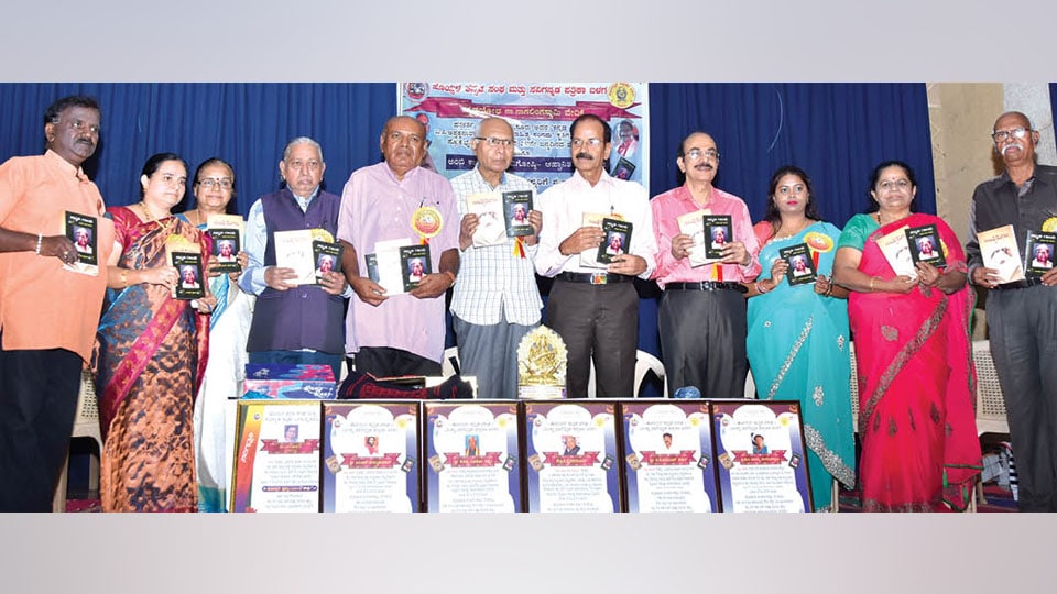 Books ‘Kannada Gandhi’ and  ‘Sahitya Sangama’ released