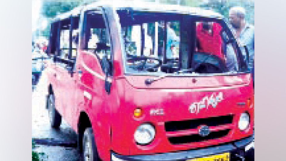 Short Circuit: Passenger vehicle partially gutted in fire