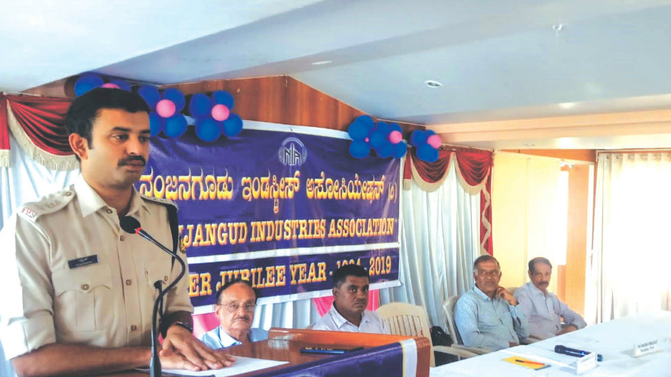 First-aid workshop for industrial workers held