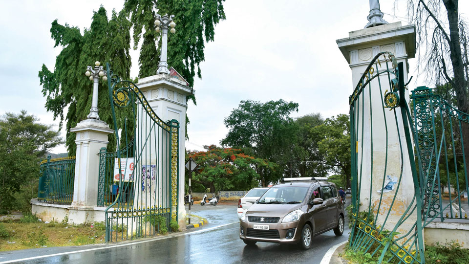 Lalitha Mahal Palace Arch Gate: History Neglected