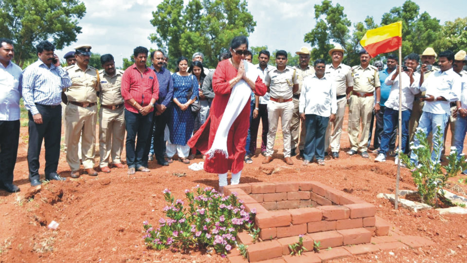 Vishnu Memorial works begin amidst Police protection