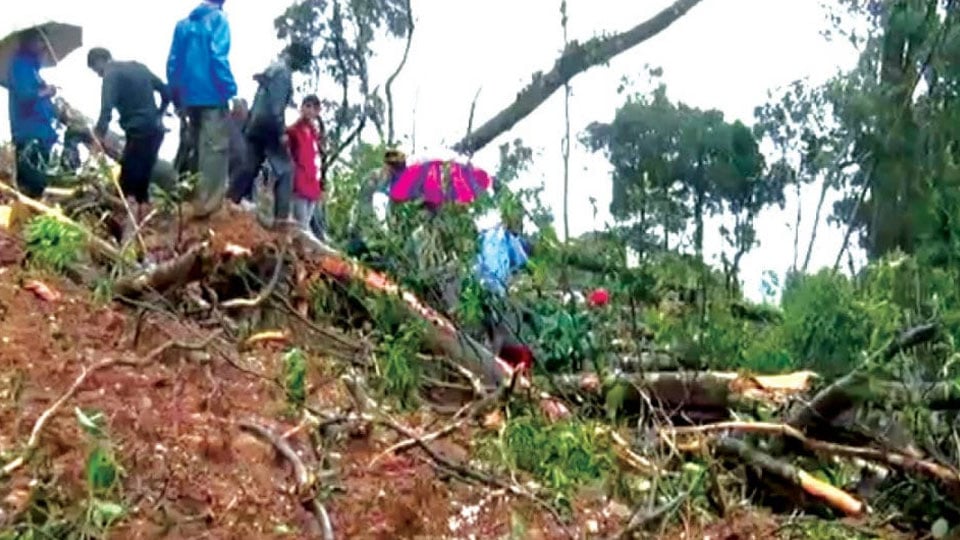 Thora landslide: Efforts to trace  missing persons continue