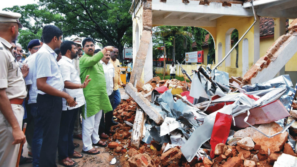 Minister directs officials to clear debris at Saraswathipuram Fire Station