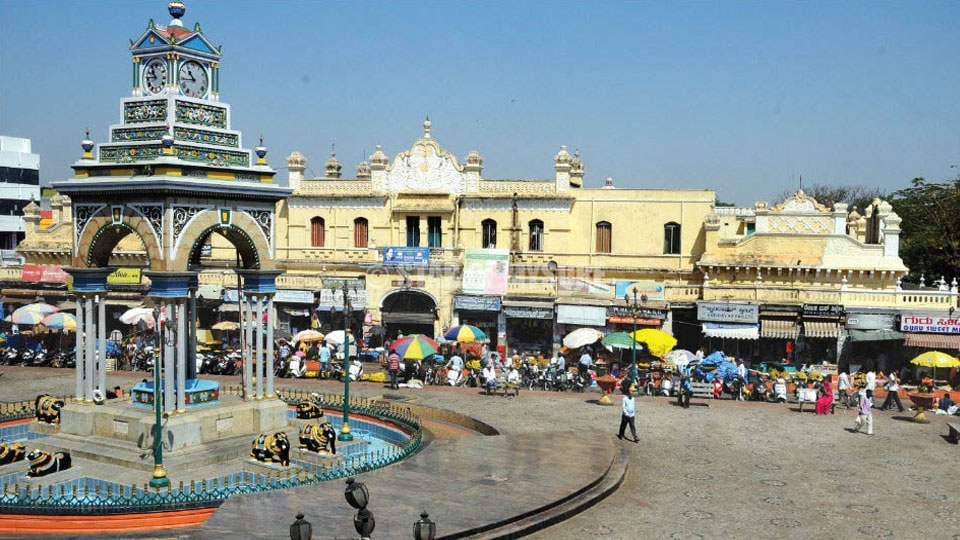 Pramoda Devi Wadiyar opposes demolition of Devaraja Market