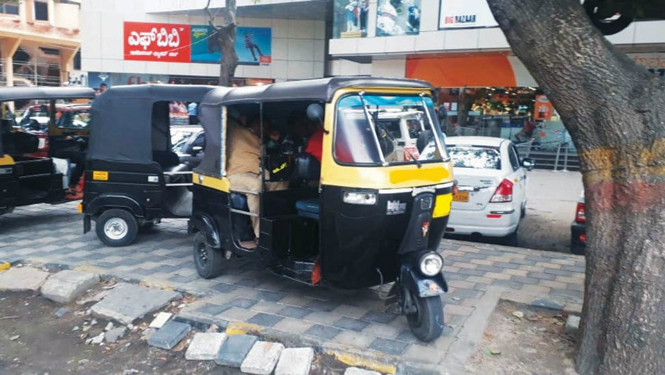 Footpath for autorickshaws!