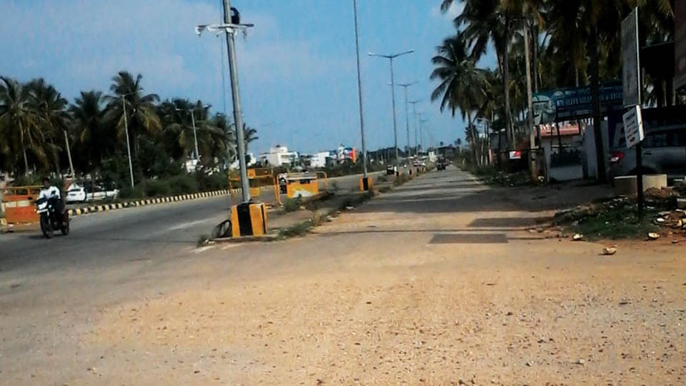 Sand deposits on the roads are against road safety