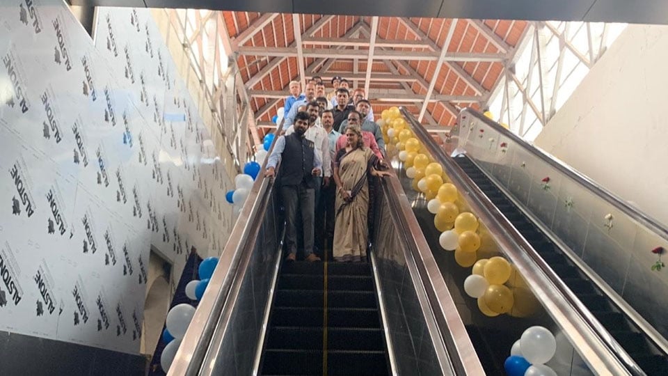 Descending escalator inaugurated on Platform No. 1 in City Rly. Station