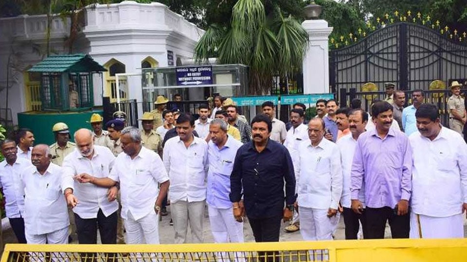 Disqualified MLAs move SC