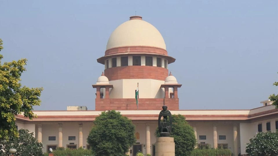 Abrogation of Article 370: SC issues notice to Centre
