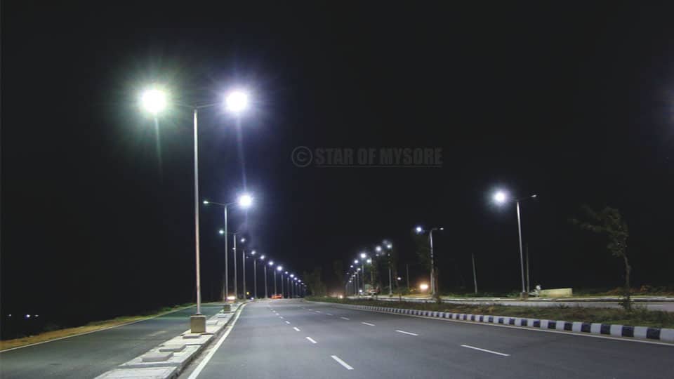 MP Pratap Simha assures completion of Ring Road street-light project by November end