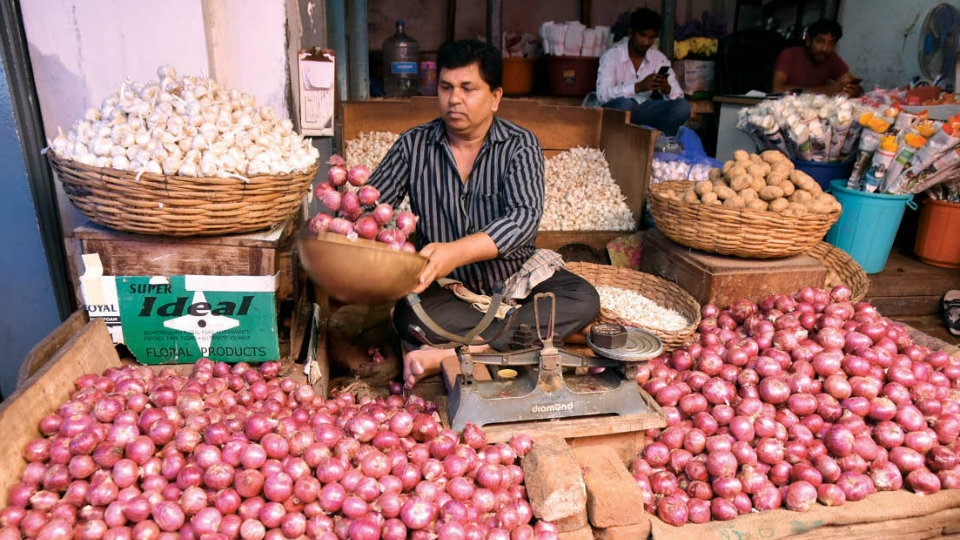 Onion at Rs.60 a kg, brings tears