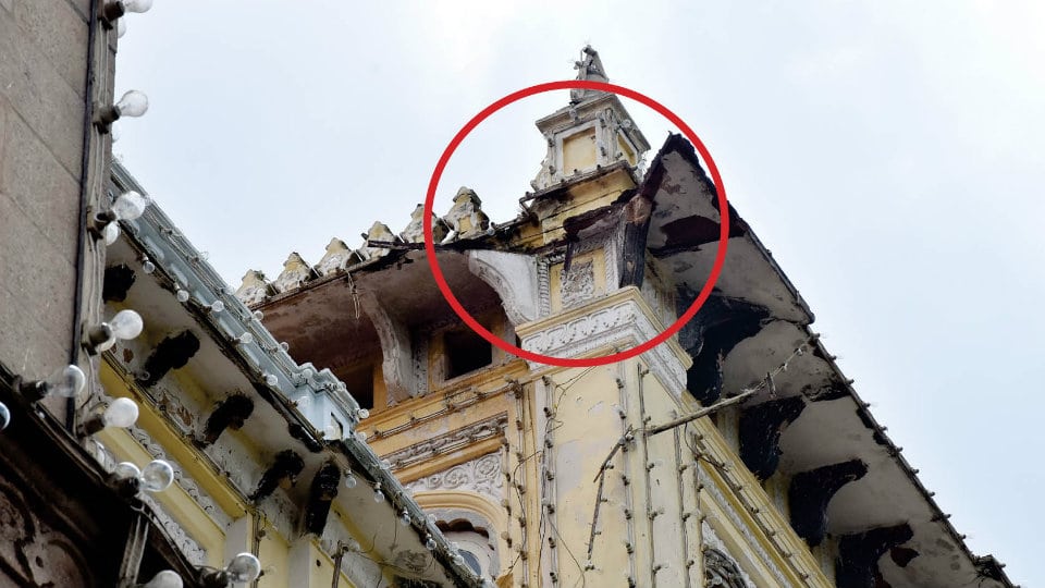 Portion of Chajja at Mysore Palace collapses