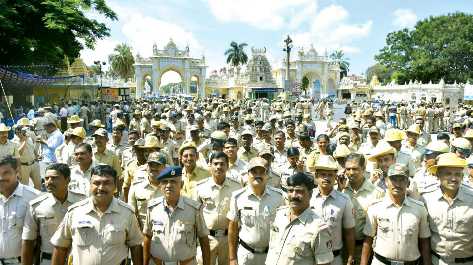 Police Force arrive for Dasara security