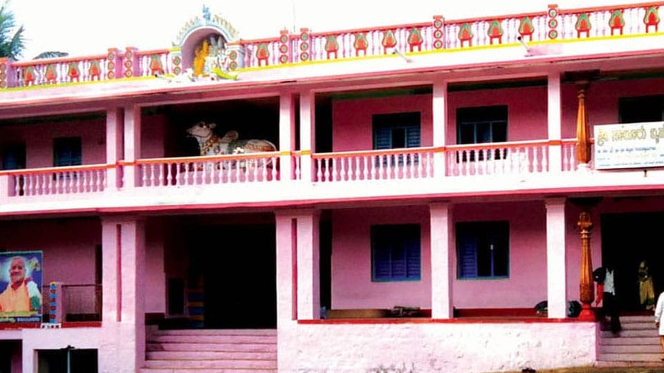 Sulwadi temple prasadam poisoning case: Court stays naming of Salur Mutt successor