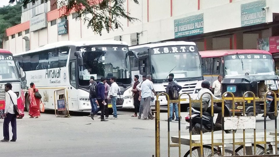 Will in-Charge Minister end parking woes at sub-urban bus stand?