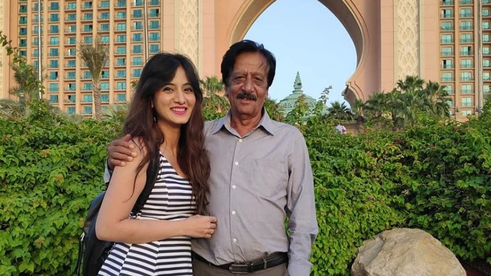 Actress Harshika Poonacha’s father passes away
