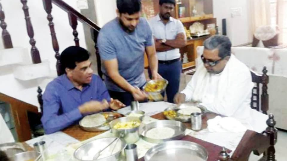 Siddu’s visit to Prof. Rangappa’s residence sparks rumours