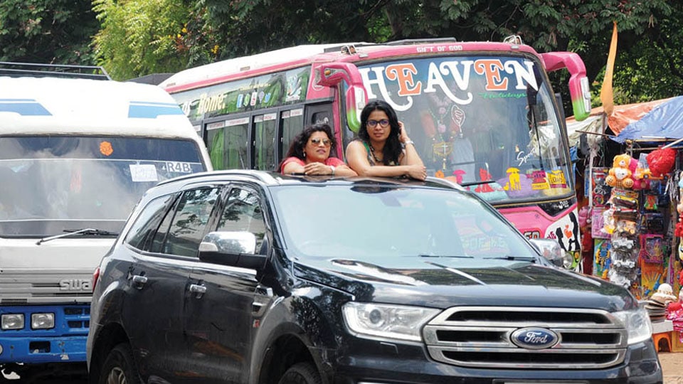 Tourist vehicles get entry tax exemption for Dasara
