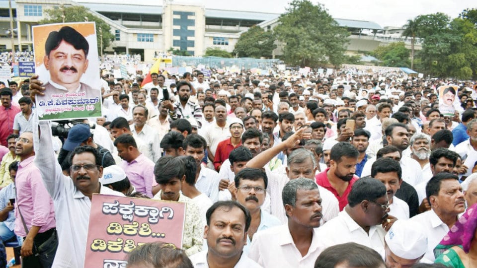 Vokkaligas take out mammoth rally in support of D.K. Shivakumar