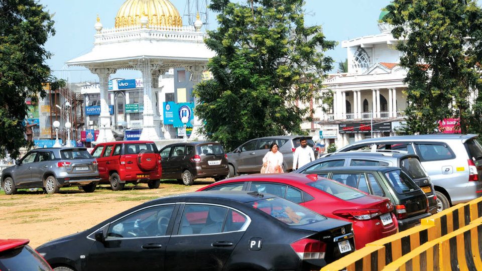 Streamline the parking at Town Hall premises