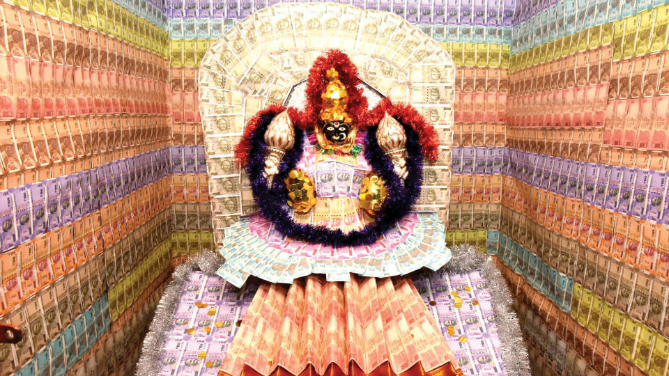 Rs. 10 lakh currency notes adorn Goddess