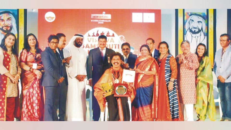 ‘International Excellence Award’conferred on Dance Guru Sridhar Jain