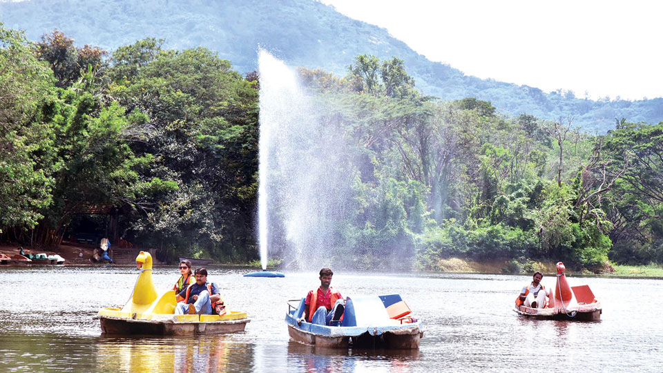 Karanji Lake Full: Boating resumes
